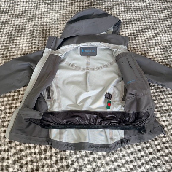 Cotopaxi Women’s Hooded Rain Jacket Shell - Picture 5 of 6